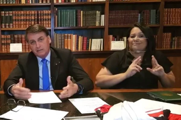 Presidente Jair Bolsonaro em live