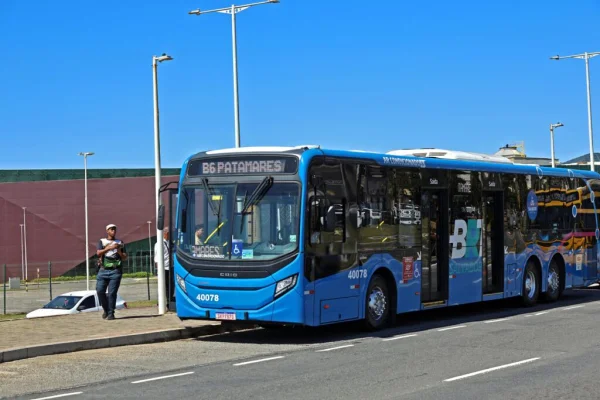 Prefeitura de Salvador determina liberação de todos os ônibus após cobrança