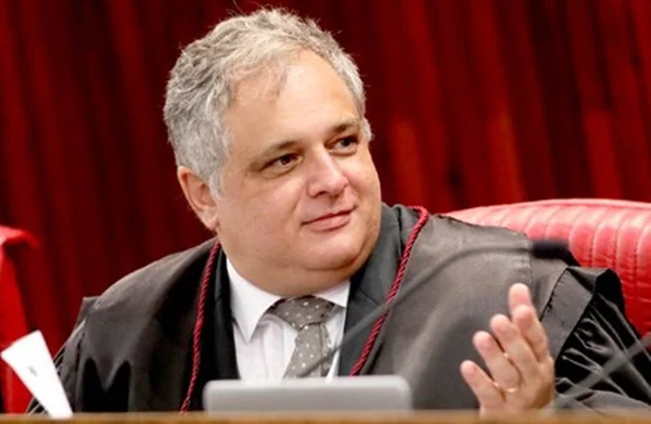Imagem colorida de vice-procurador-geral eleitoral, Humberto Jacques de Medeiros