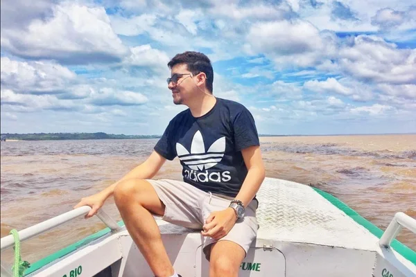 Jovem morre após crise convulsiva perto de estação do metrô