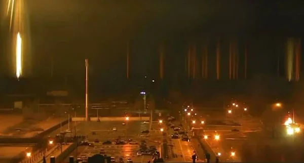 Reféns em usinas nucleares sobrevivem com uma refeição por dia