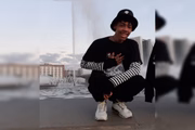 Jovem era descrito pela família como alegre, tranquilo e sonhador; queria conhecer o mundo e tirar fotos por onde passasse

