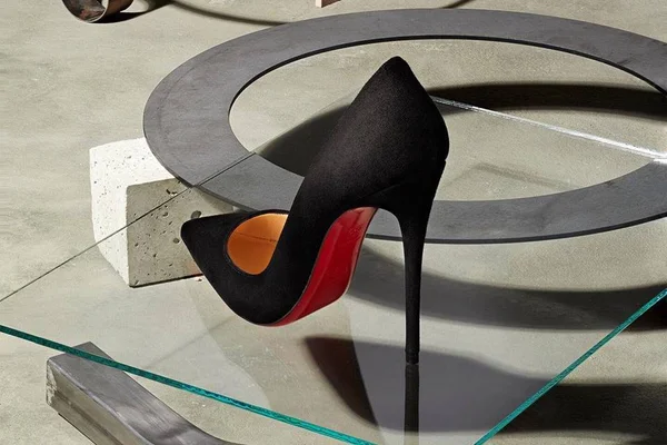 Exposição com peças inéditas celebra o legado de Christian Louboutin