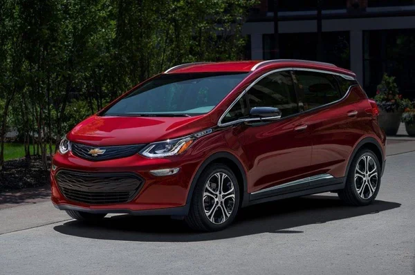 Bolt, o elétrico da Chevrolet, é ótimo para dirigir. De ruim, o preço