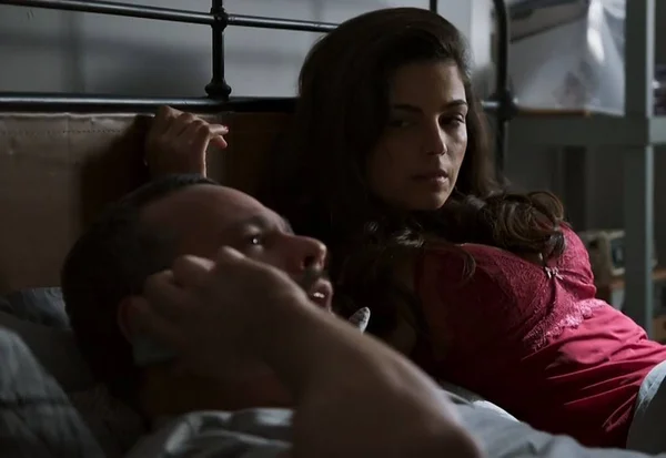Órfãos da Terra: Zuleika fica desconfiada da sexualidade do marido