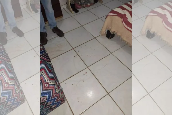 Chão com gotas de sangue