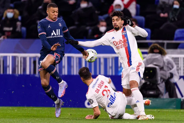 Kylian Mbappé e Lucas Paquetá disputam prêmio de Craque do Campeonato Francês
