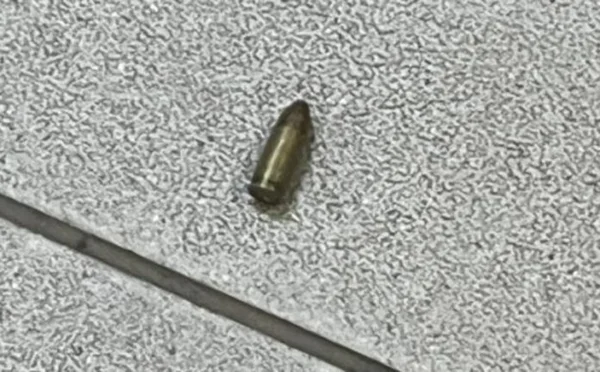 Imagem da munição usada por assaltante na Escola de Direito da Universidade Estadual do Amazonas Metrópoles