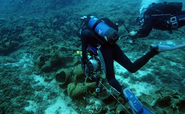 Arqueólogos descobrem cemitério de naufrágios na Grécia de quase 3 mil anos