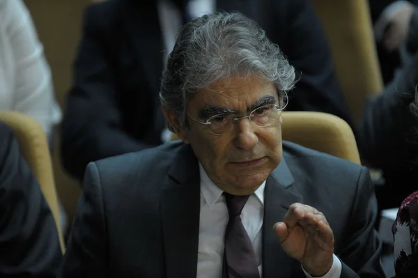 Ayres Britto: “Bolsonaro se expõe a processo de impeachment”