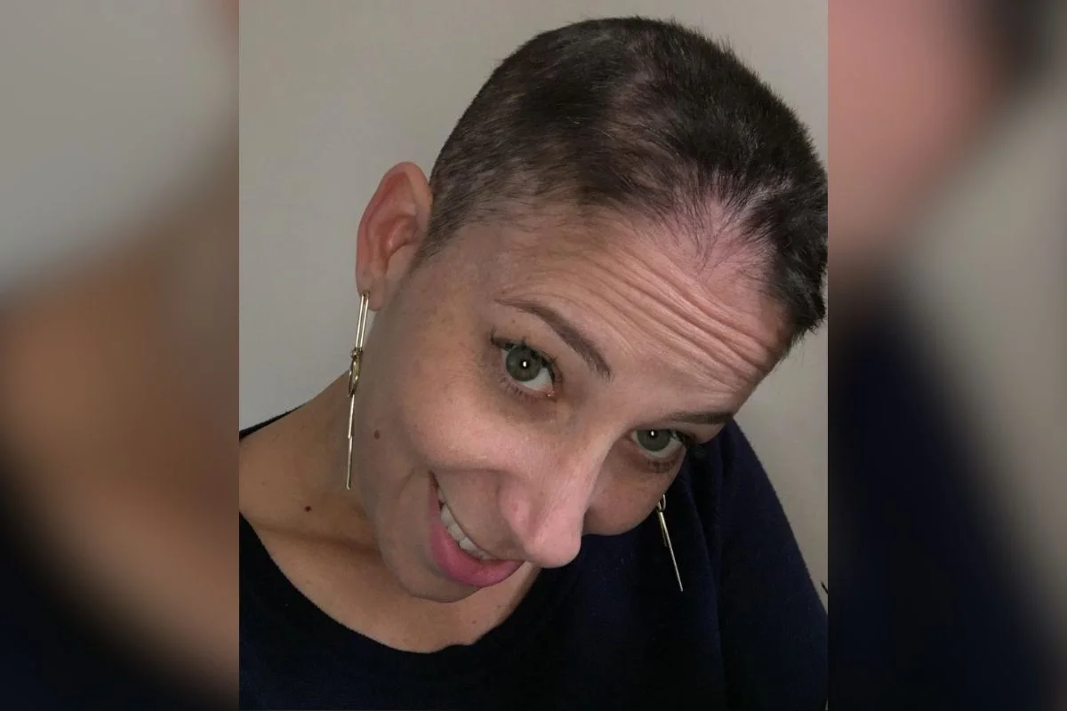 Ana Carolina não tinha histórico familiar de câncer de mama antes de receber o diagnóstico aos 38 anos Ana Carolina não tinha histórico familiar de câncer de mama antes de receber o diagnóstico aos 38 anos