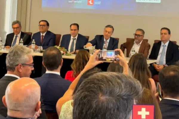 Presidente da OAB Nacional, Beto Simonetti, em evento na Suíça, em meio a crise do STF