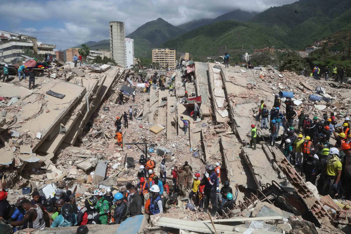 Terremotos na Venezuela: Porto de La Guaira Vira Necrotério Improvisado em Meio à Busca Desesperada por Vítimas; Crise Humanitária se Agrava