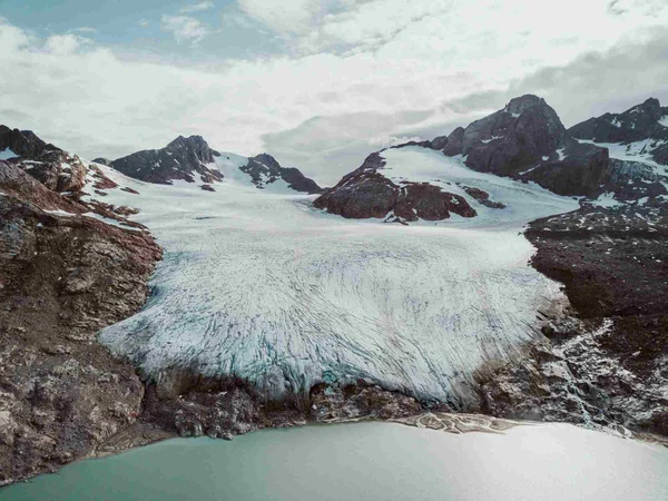 Pesquisa revela 5 vírus zumbis que podem voltar à ativa pelas mudanças climáticas