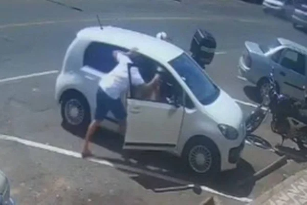 Pai agride filho de 12 anos com socos no DF; veja vídeo