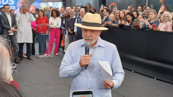 Lula chama Neymar de “primeiro jogador home office”