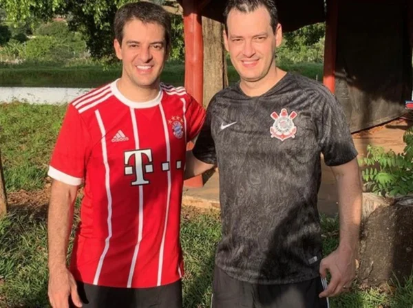 Foto colorida do Ismael Alexandrino e Daniel Alexandrino - Metrópoles