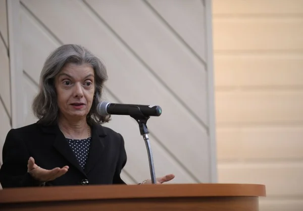 Cármen Lúcia afirma ter interesse em julgar fatiamento do impeachment