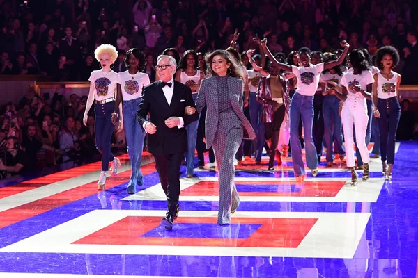 Zendaya mostra a importância do olhar millennial em collab com a Tommy