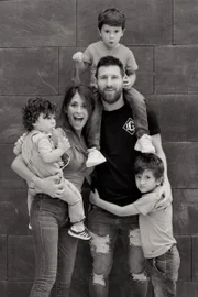O casal teve três filhos, Thiago, Matteo e Ciro O casal teve três filhos, Thiago, Matteo e Ciro