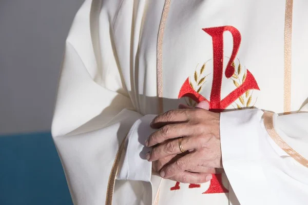 Em cúpula histórica, papa diz que povo espera medidas contra pedofilia