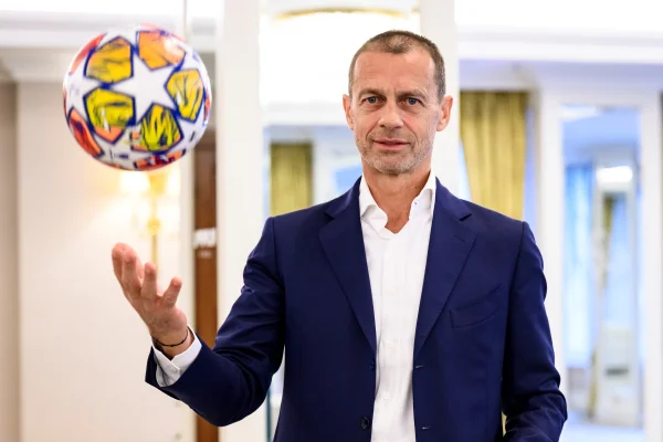 Foto colorida do presidente da Uefa, Aleksander Ceferin, em maio de 2024 - Metrópoles