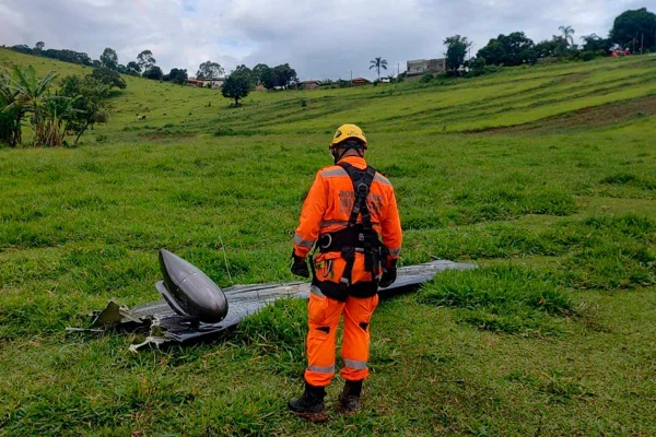 Avião que caiu em MG não tinha autorização para taxi aéreo, diz Anac