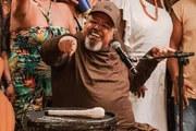 Jorge Aragão fala da emoção do primeiro show após cirurgia