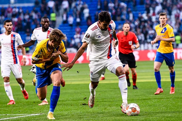 Brasileiros se destacam, Ekambi brilha e Lyon vence mais uma na Liga Europa