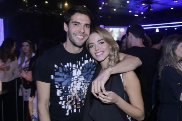 Carol Celico recorda separação e fala sobre noivado de Kaká