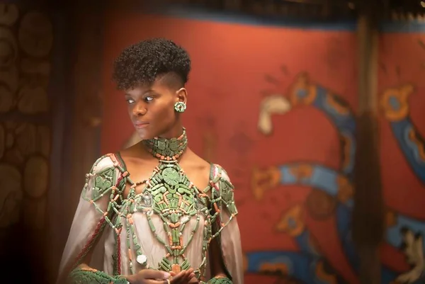 Letitia Wright vive Shuri em Pantera Negra: Wakanda Para Sempre