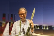 Nascido em Pernambuco, em 1950, o jornalista viveu durante anos em Brasília