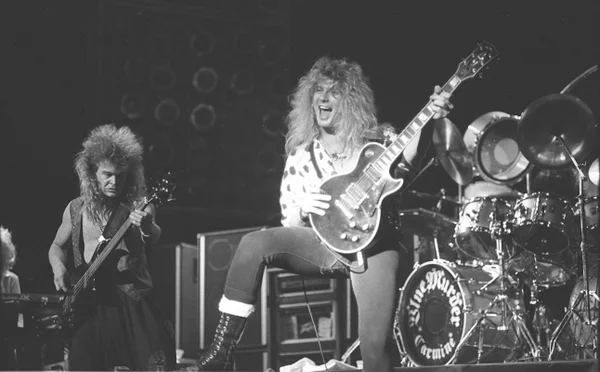 Morre John Sykes, ex-guitarrista do Whitesnake, aos 65 anos