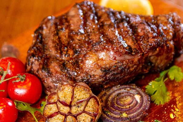 Novo restaurante de Águas Claras, Hawk aposta em churrasco e drinques