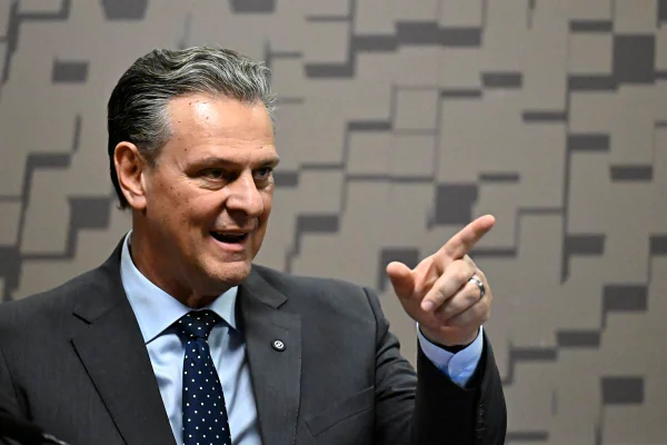 carlos fávaro na CRA do senado - Metrópoles