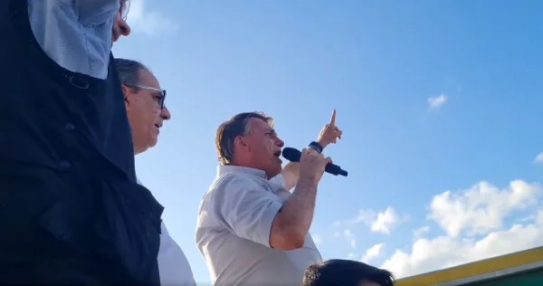 Bolsonaro em cidade natal de Lula: “Hoje não tem mais Bolsa Família”