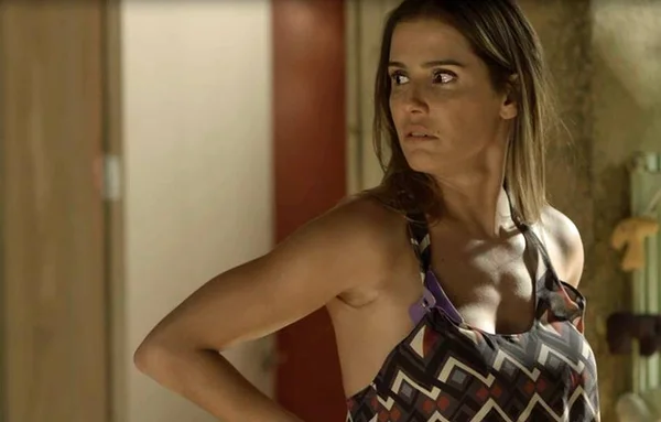 Segundo Sol: chantagem faz Karola aceitar namoro de Rosa e Valentim