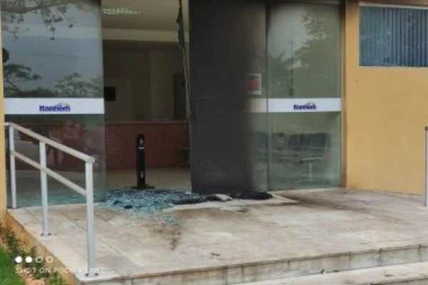 ataque à sede de prefeitura de Itanhém, Bahia