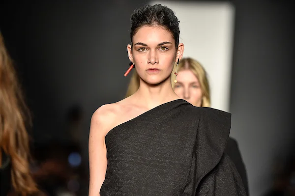 43ª edição da São Paulo Fashion Week tem primeiro dia minimalista