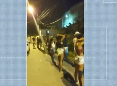 Isolamento? Polícia acaba com festão que reunia mais de 100 pessoas