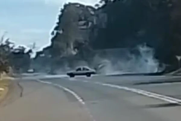 Imagem colorida, Vídeo: motorista faz “cavalo de pau” em rodovia e é flagrado pela PM - Metrópoles
