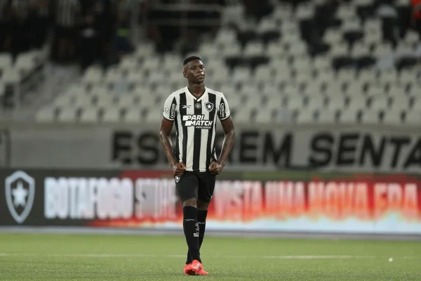 Imagem colorida de Luiz Henrique - Metrópoles