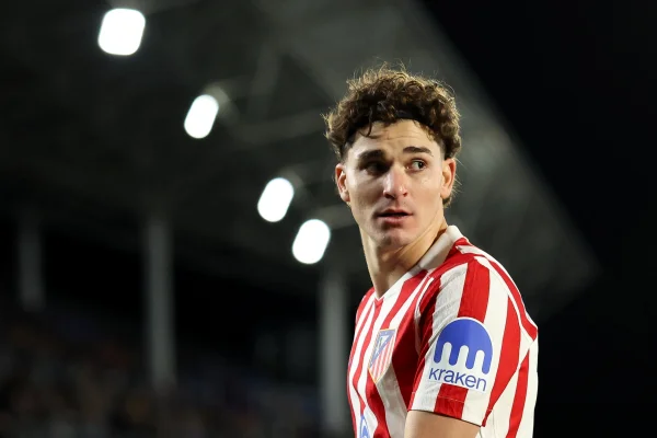 Foto colorida de Julian Alvarez, do Atlético de Madrid - Metrópoles