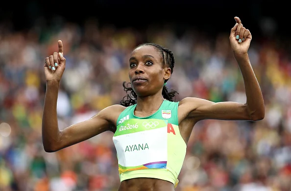 Etíope ganha 1º ouro do atletismo e quebra recorde mundial