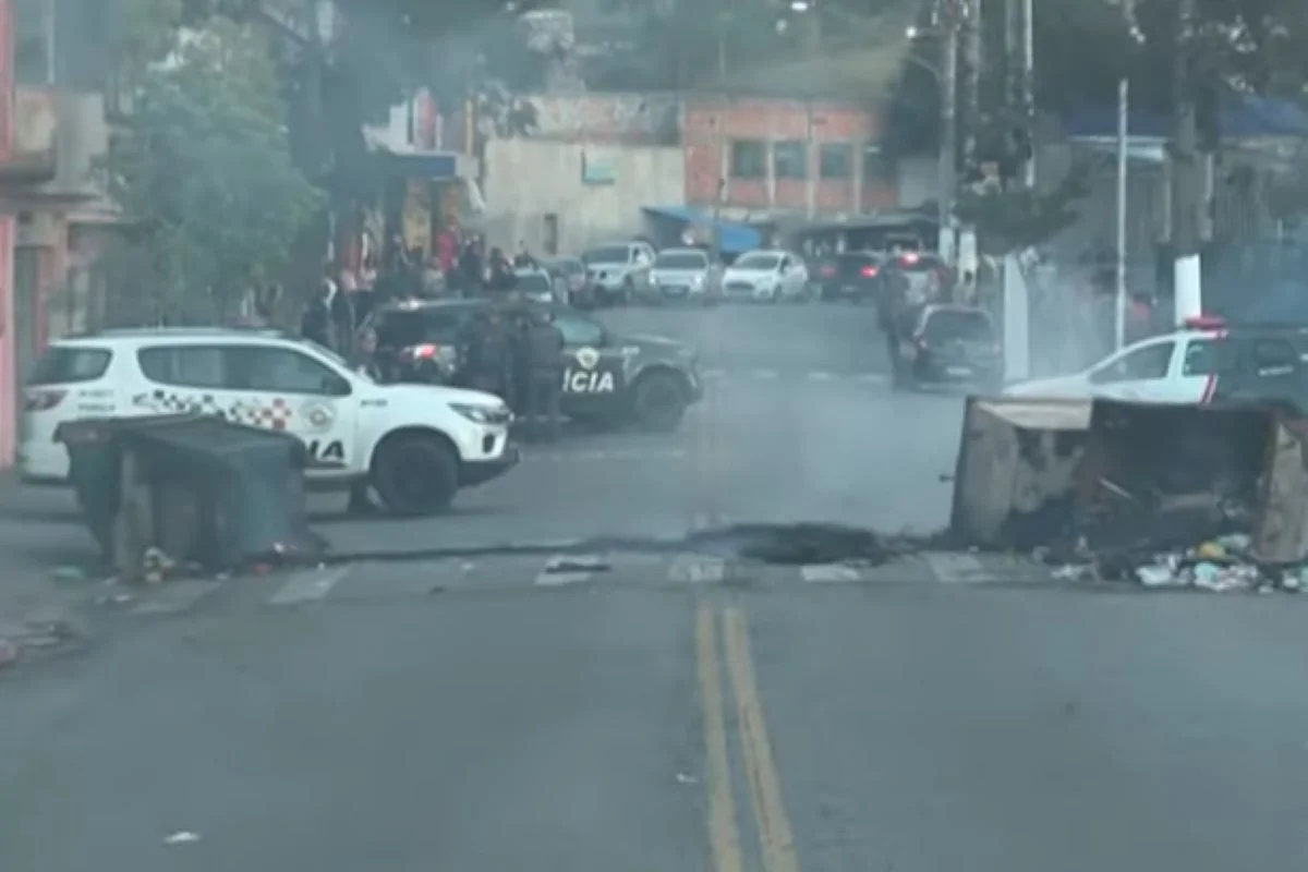 Populares protestam em São Paulo após abordagem da PM que terminou em morte de pastor Populares protestam em São Paulo após abordagem da PM que terminou em morte de pastor