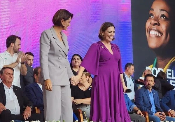 Perdoem Michelle Bolsonaro. Ela não sabe o que diz