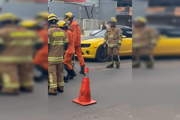 Imagem colorida de atendimento do CBMDF em atropelamento