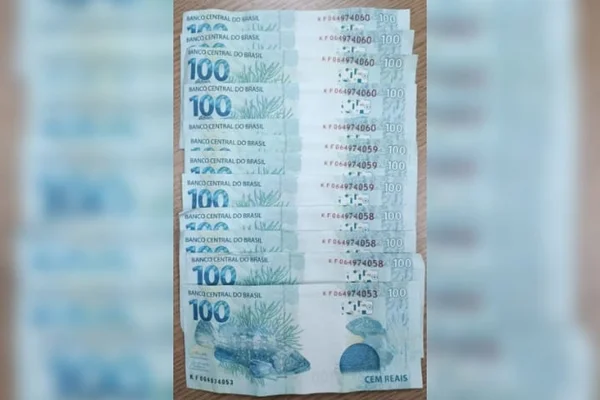 GO: homem é apreendido com R$ 1,2 mil em notas falsas na cueca