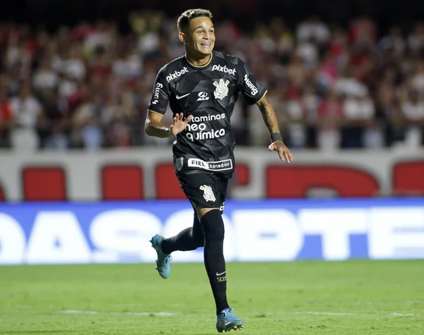 Adson, do Corinthians, comemora gol