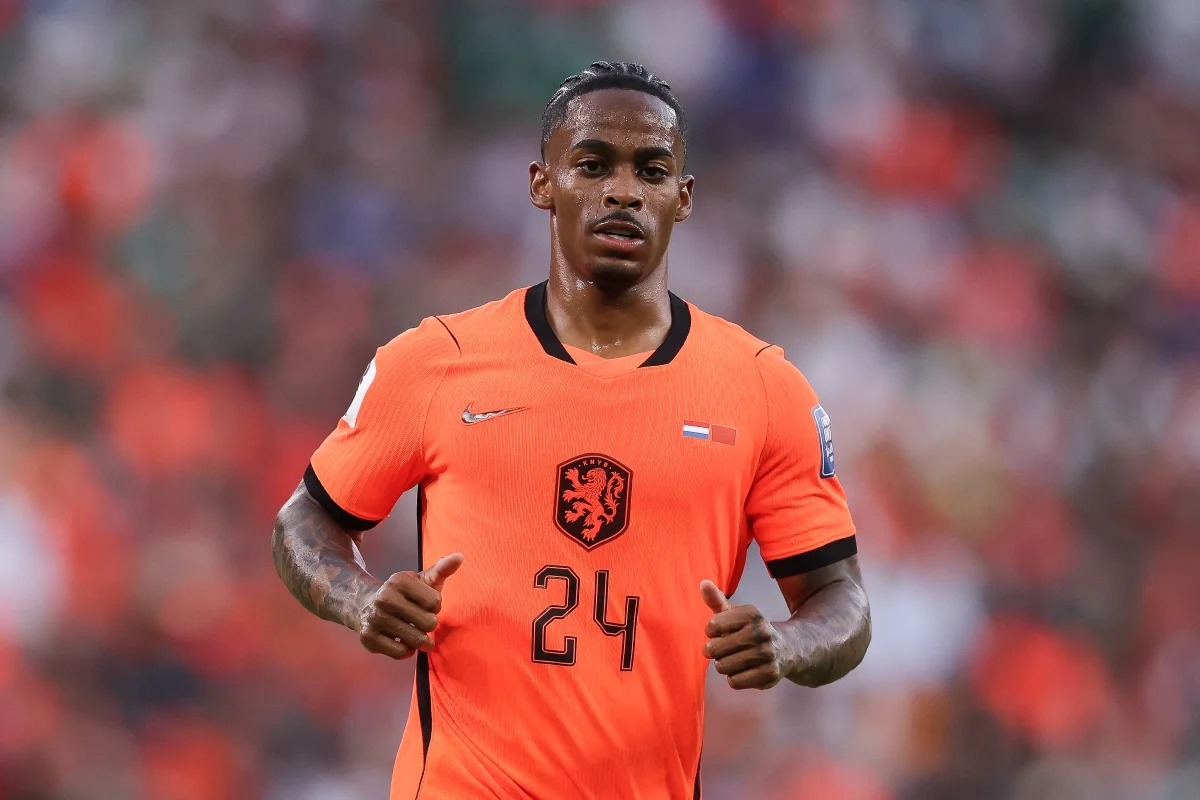 Summerville, jogador da Holanda e que esteve no West Ham Summerville, jogador da Holanda e que esteve no West Ham